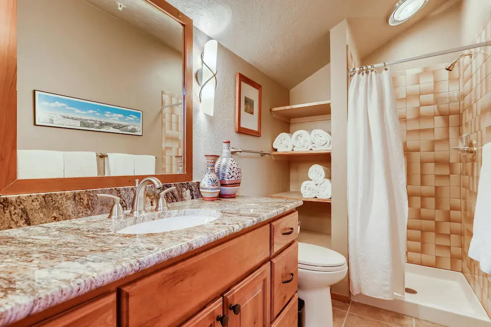91400 Ryan Gulch Road Unit 426-large-020-010-2nd Floor Bathroom-1500x1000-72dpi