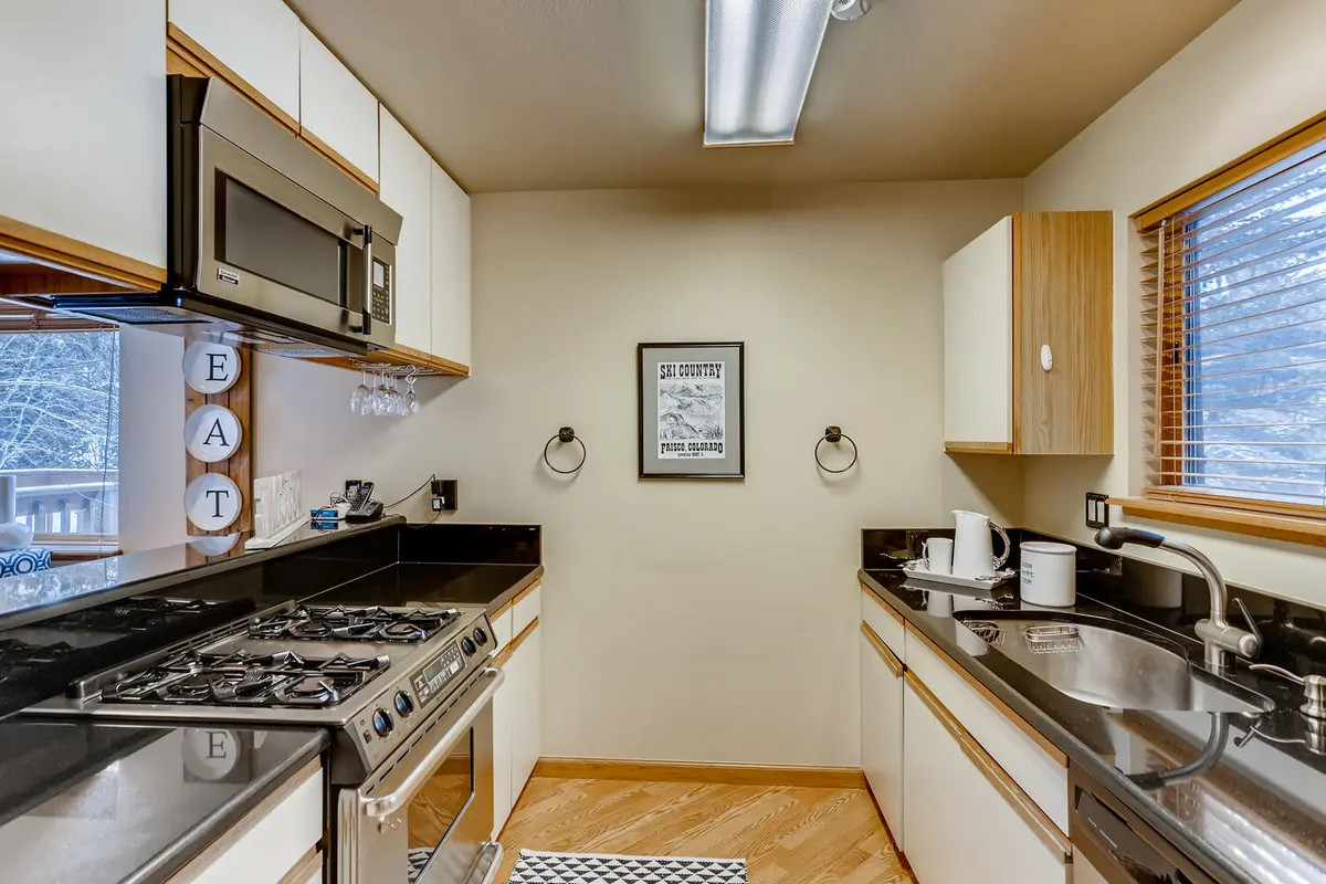 FRISCO HOME FOR SALE KITCHEN