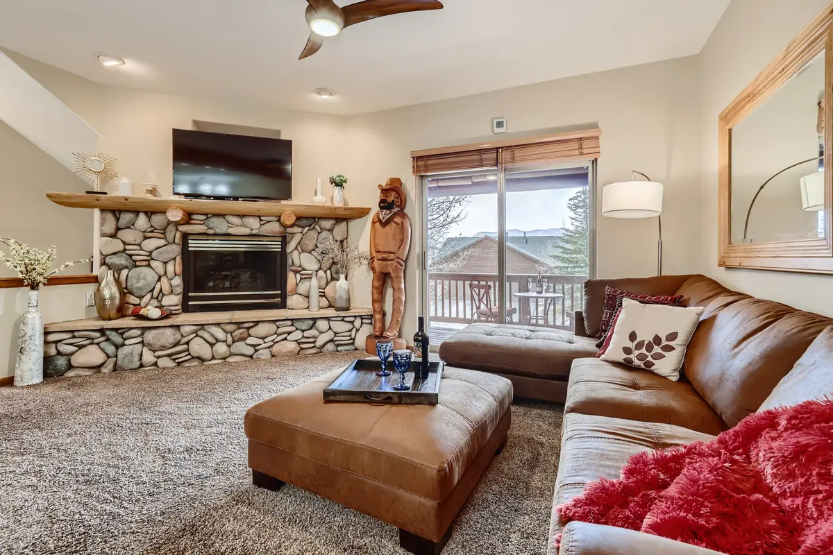 07 Living Room
