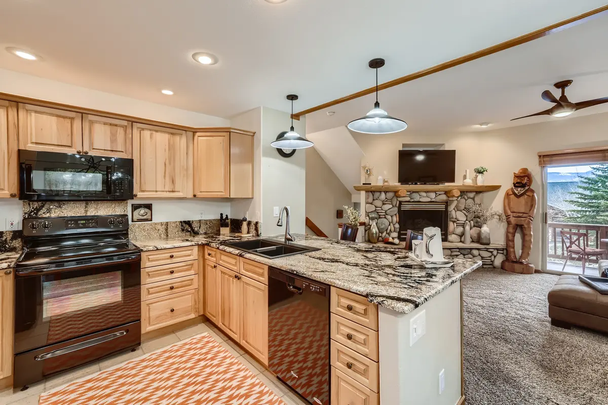13 Kitchen