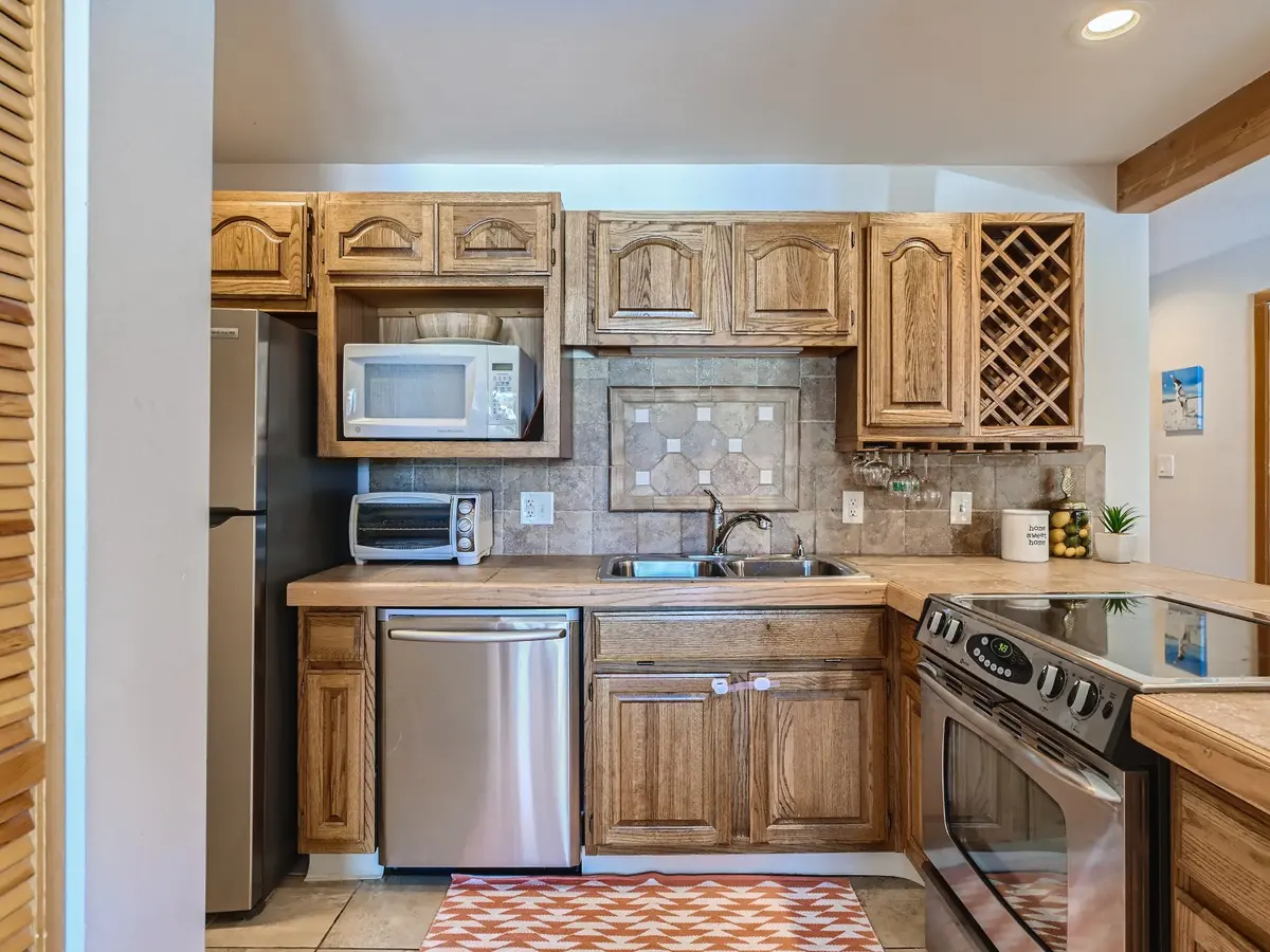 19 Kitchen